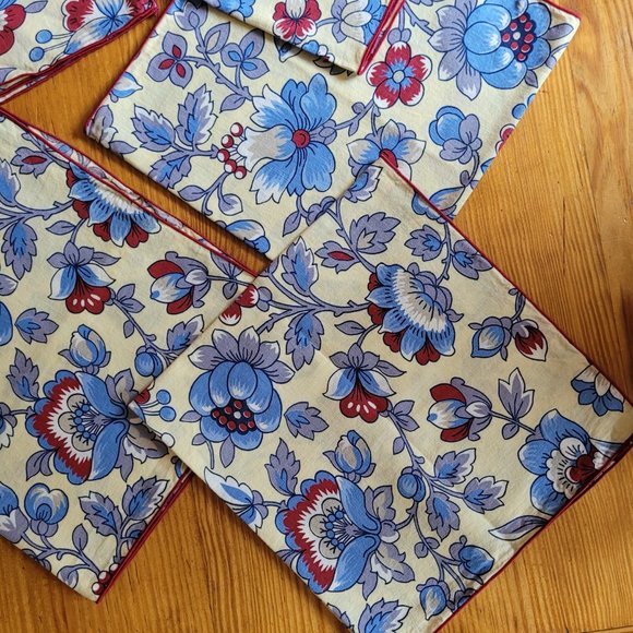 Blue Floral Napkins, Set of 5, Not Used - Picture 4 of 5